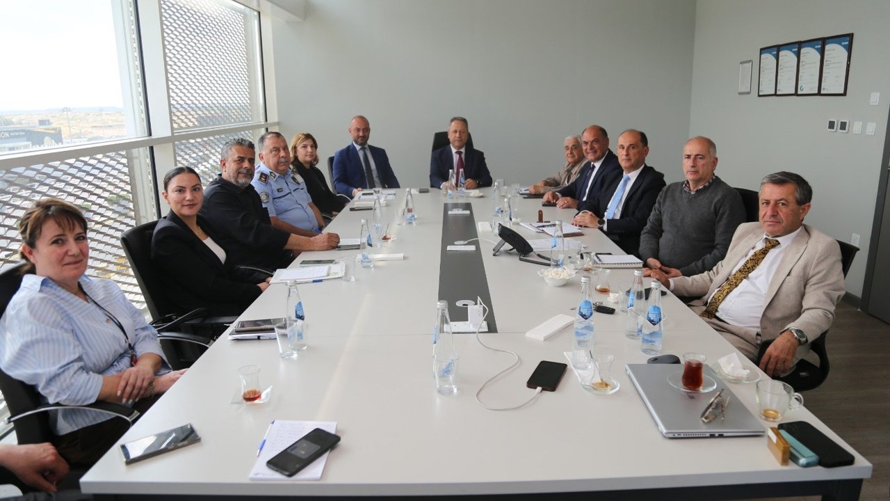 Ercan Havalimanı'ndaki trafik sorununun çözümü için önemli kararlar alındı