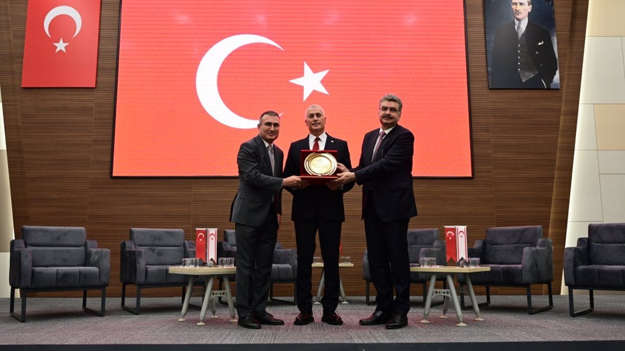 Amcaoğlu: Kıbrıs Türk halkı Türkiye Cumhuriyeti ile omuz omuza