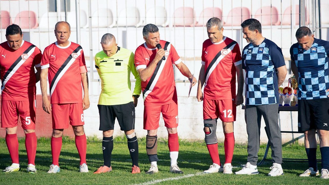 Cumhuriyet Meclisi Futbol Takımı ile Çatalköy Esentepe Belediyesi’nden dostluk maçı