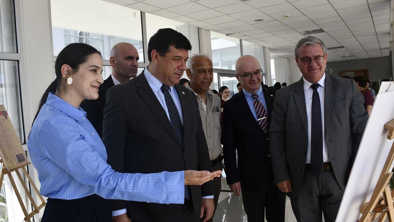 DAÜ’de Atatürk'ü Anma Gençlik ve Spor Bayramı vesilesiyle müzik dinletisi ve sergi düzenlendi