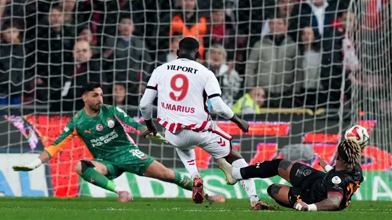 Şampiyonluk gecesinde şok: Galatasaray Samsunspor'a 4-1 mağlup oldu