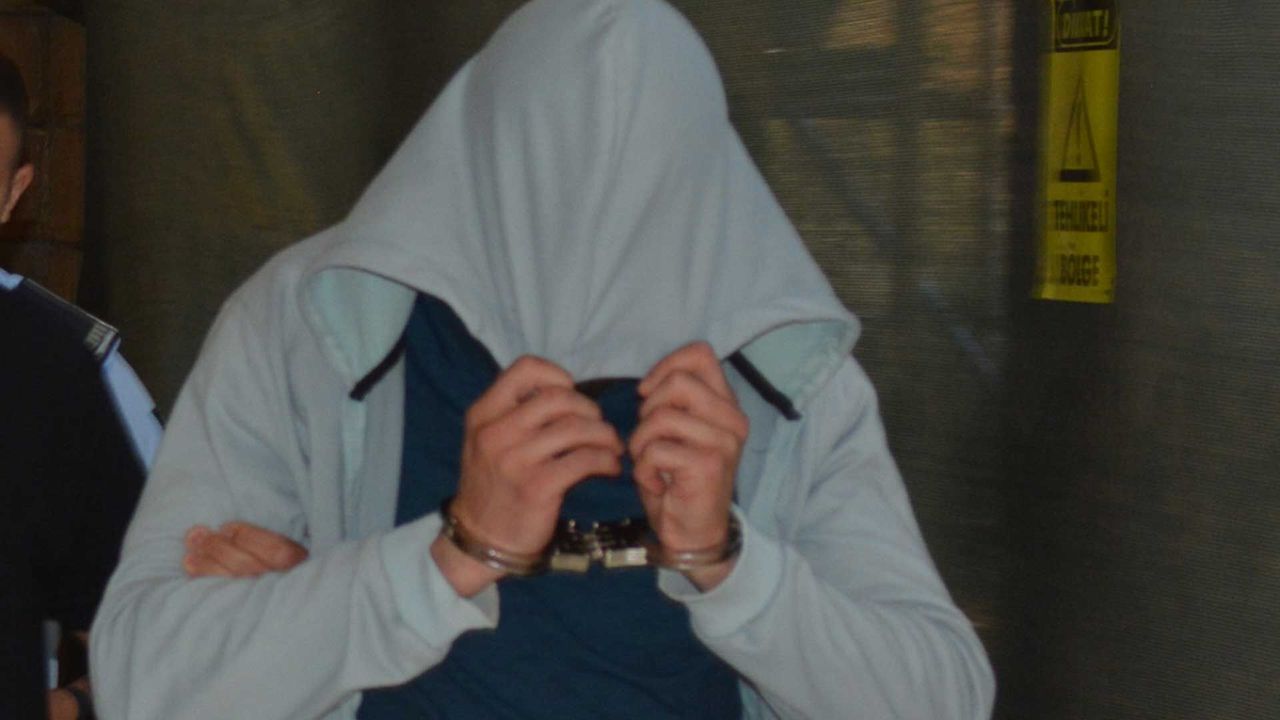 Evinde 7 Gram Hintkeneviri ve Kokain Bulundu