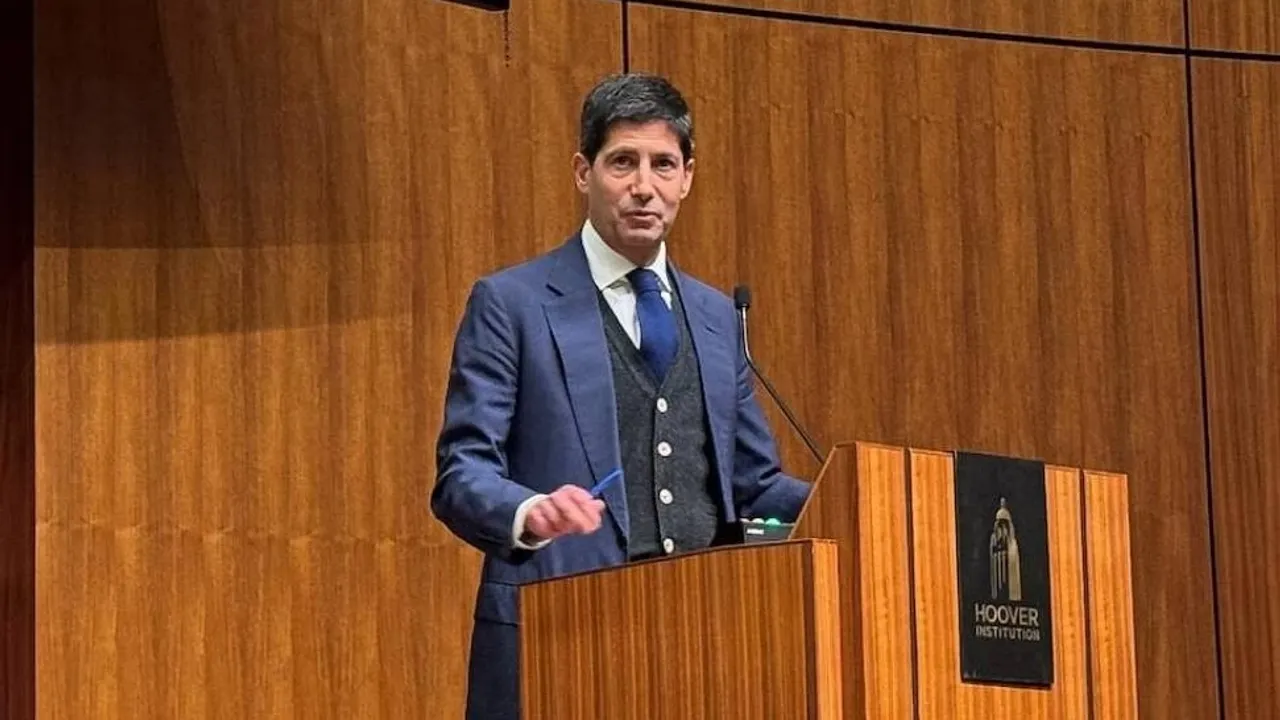 ABD Senatosu Fed başkanlığı için Kevin Warsh'u onayladı