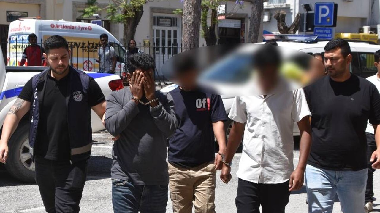 Sahte ehliyet ağı soruşturmasında 8 tutuklu mahkemeye çıkarıldı