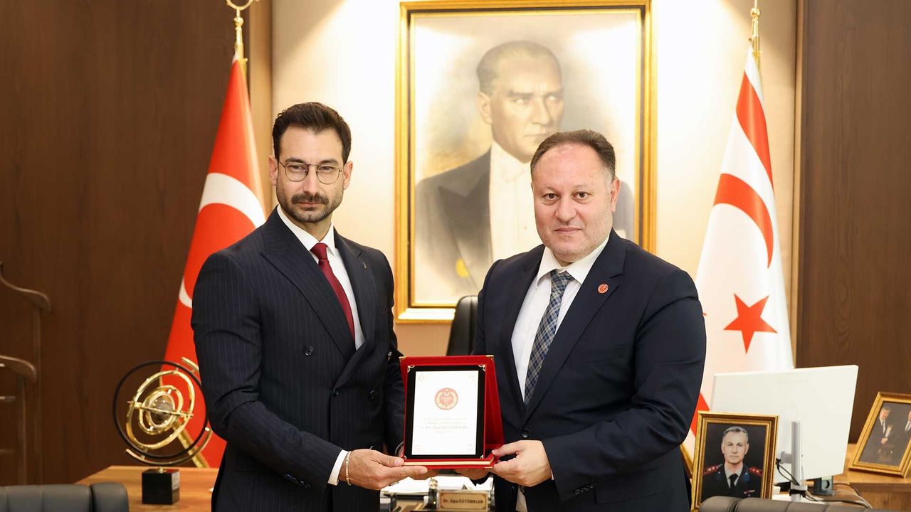 Öztürkler: Yiğitcan Hekimoğlu gibi sporcularımızın başarıları gençlerimize ilham veriyor