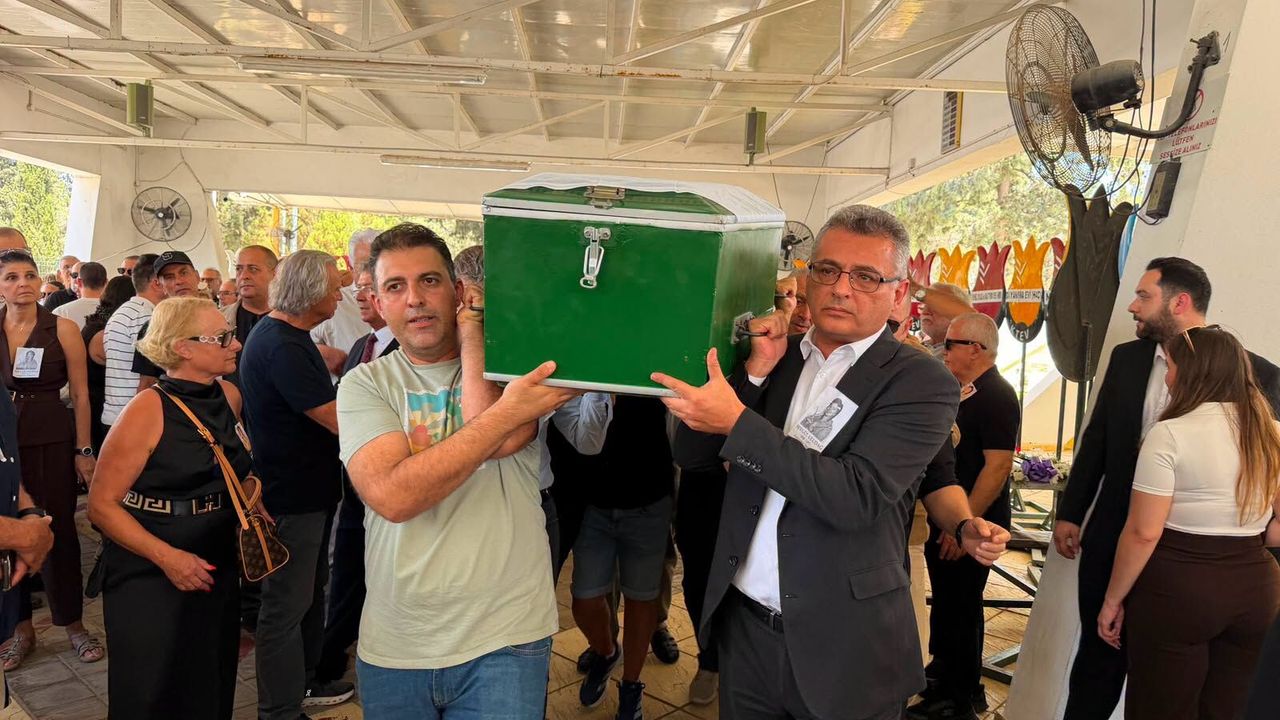 Gazeteci Sevgül Uludağ son yolculuğuna uğurlandı