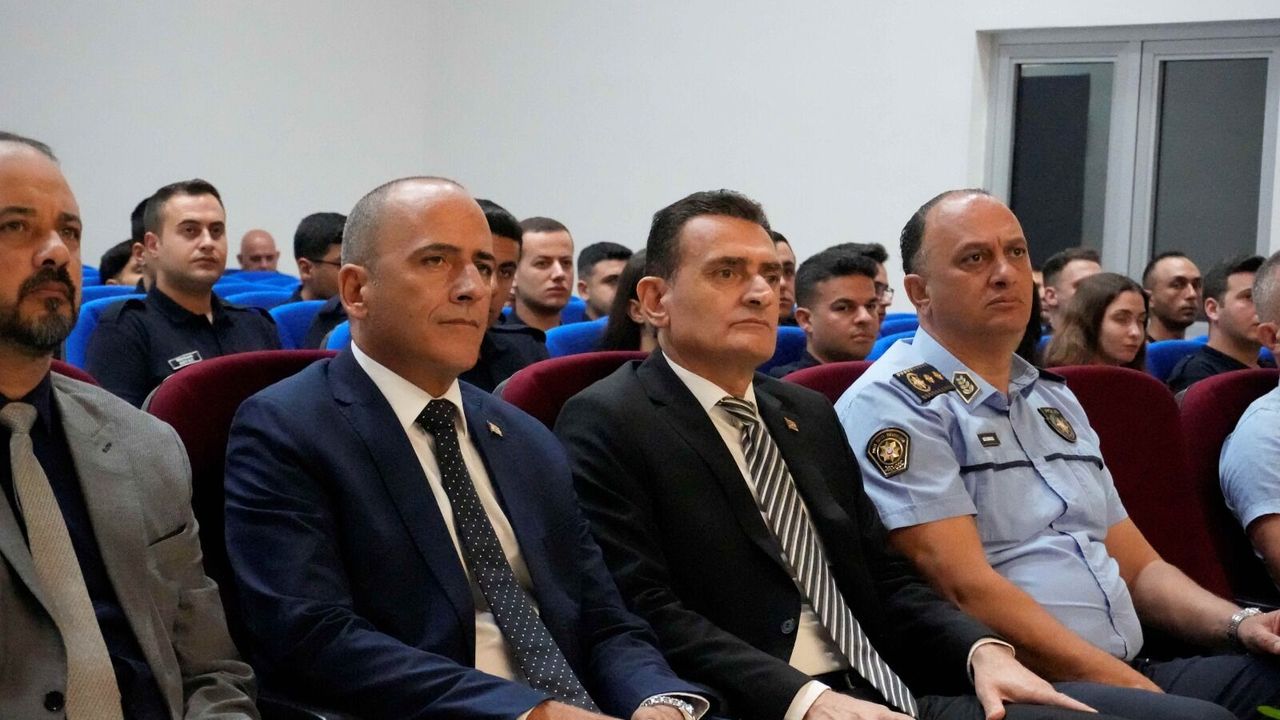 Cezaevi personeline yangınla mücadele eğitimi sertifikaları verildi