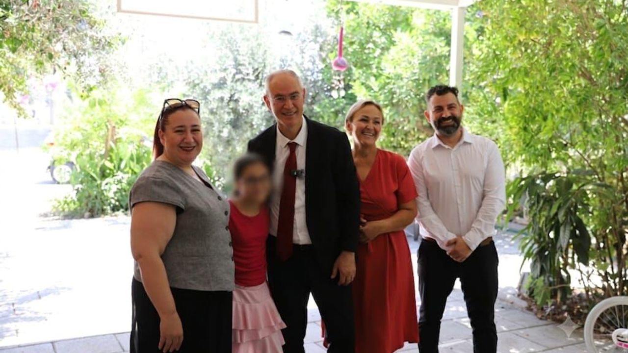Hasipoğlu’ndan koruyucu aile günü’nde anlamlı ziyaret