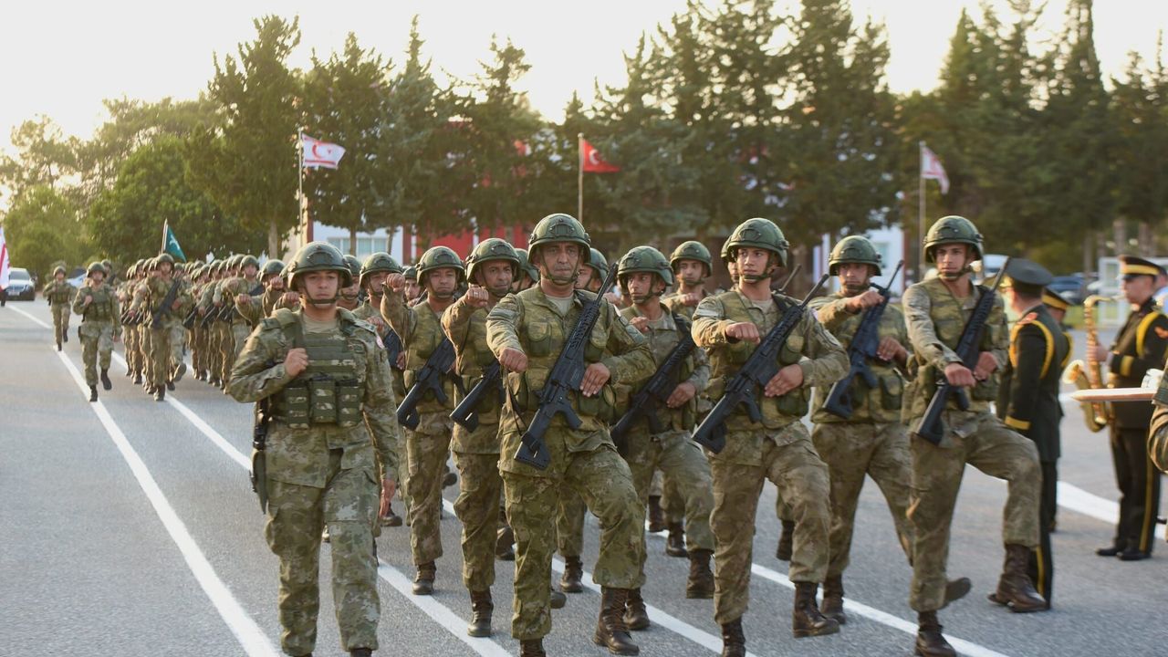 Güvenlik Kuvvetleri Komutanlığı 4. Piyade Alayı Sancak Devir Teslim Töreni Gülseren’de yapıldı