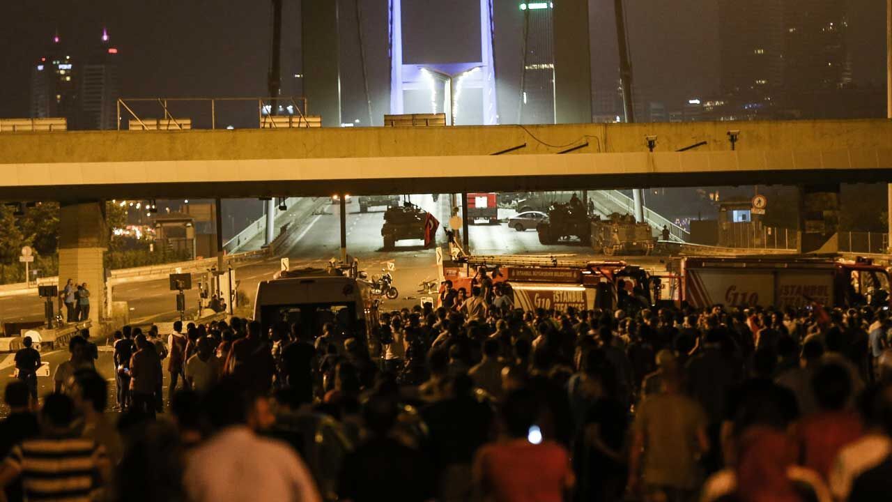 15 Temmuz mesajları: "Dünyaya demokrasi dersi verildi"