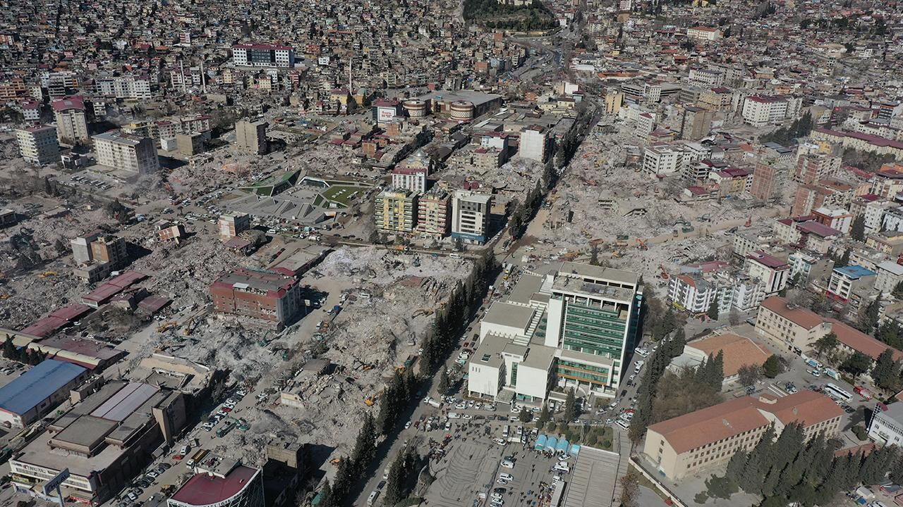 Depremde 115 kişinin öldüğü Penta Park Sitesi davasında karar