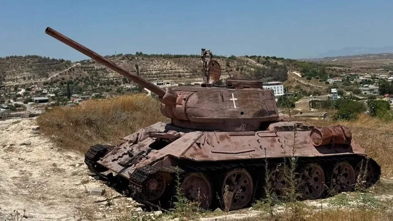 KKTC'deki Kıbrıslı Türk Mücahitlerin cesaretlerinin sembolü: "Tutsak Tanklar"