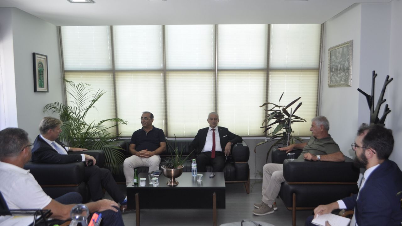 Alman Milletvekili Krah, KTİMB’yi ziyaret etti