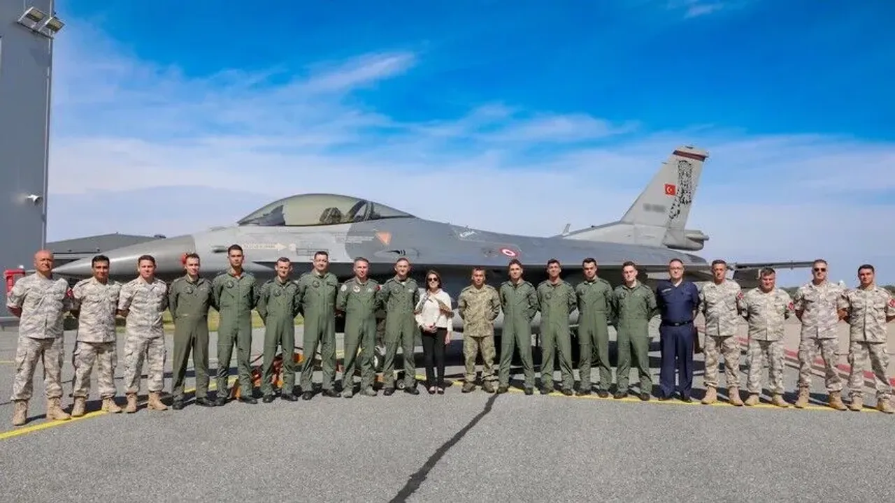 Türk F-16'ları NATO Geliştirilmiş Hava Polisliği Blok-72 nöbetini devraldı!