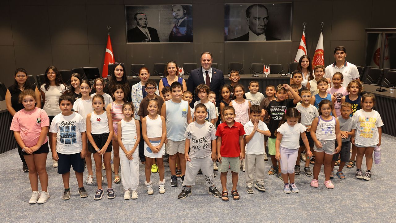 Öztürkler: Geçmişini bilen çocuklar geleceği daha güçlü inşa eder