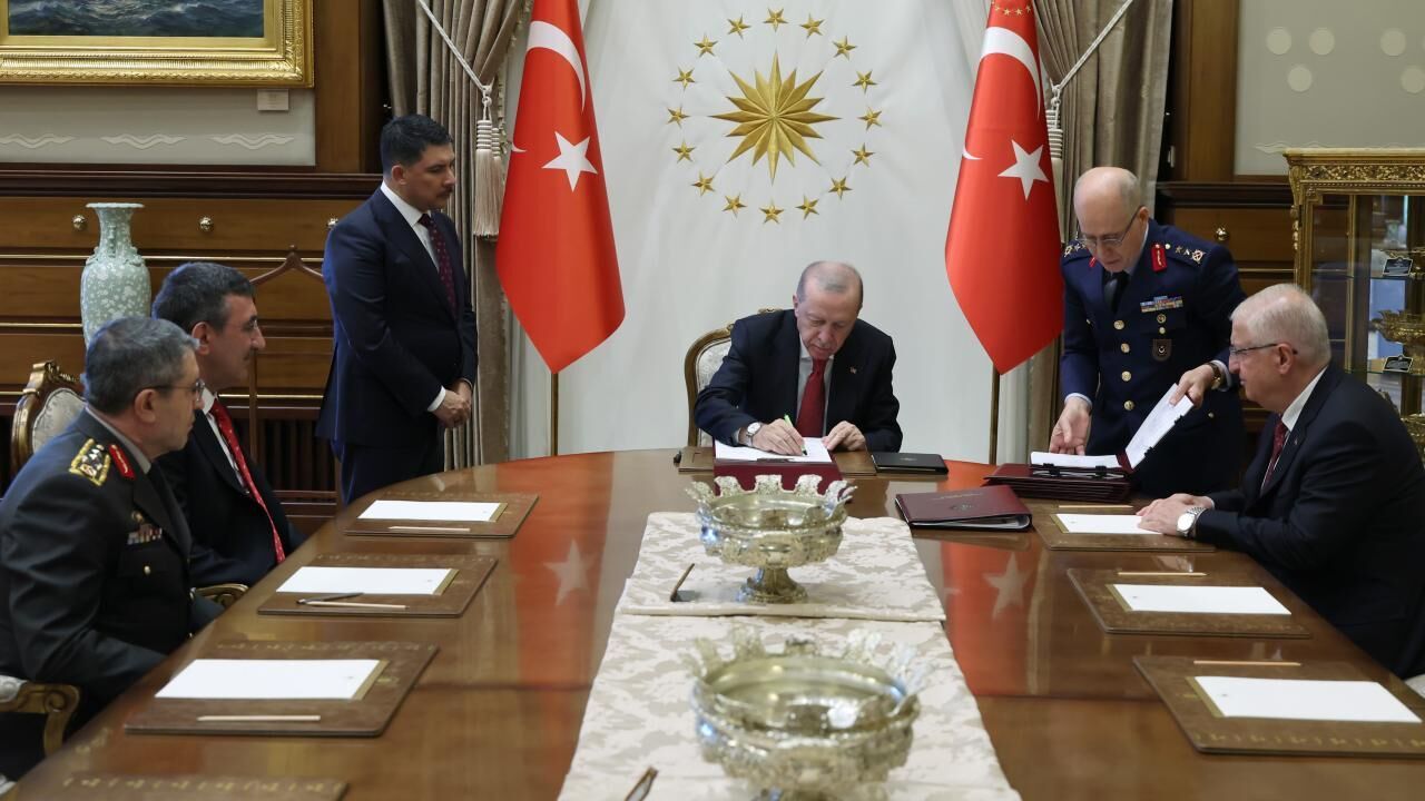 YAŞ Kararları açıklandı... 25 general ve amiral terfi etti, Hava Kuvvetleri Komutanı değişti!