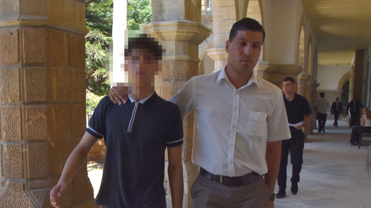 Şarj aleti tartışması kanlı bitti: Abisini bıçakladı