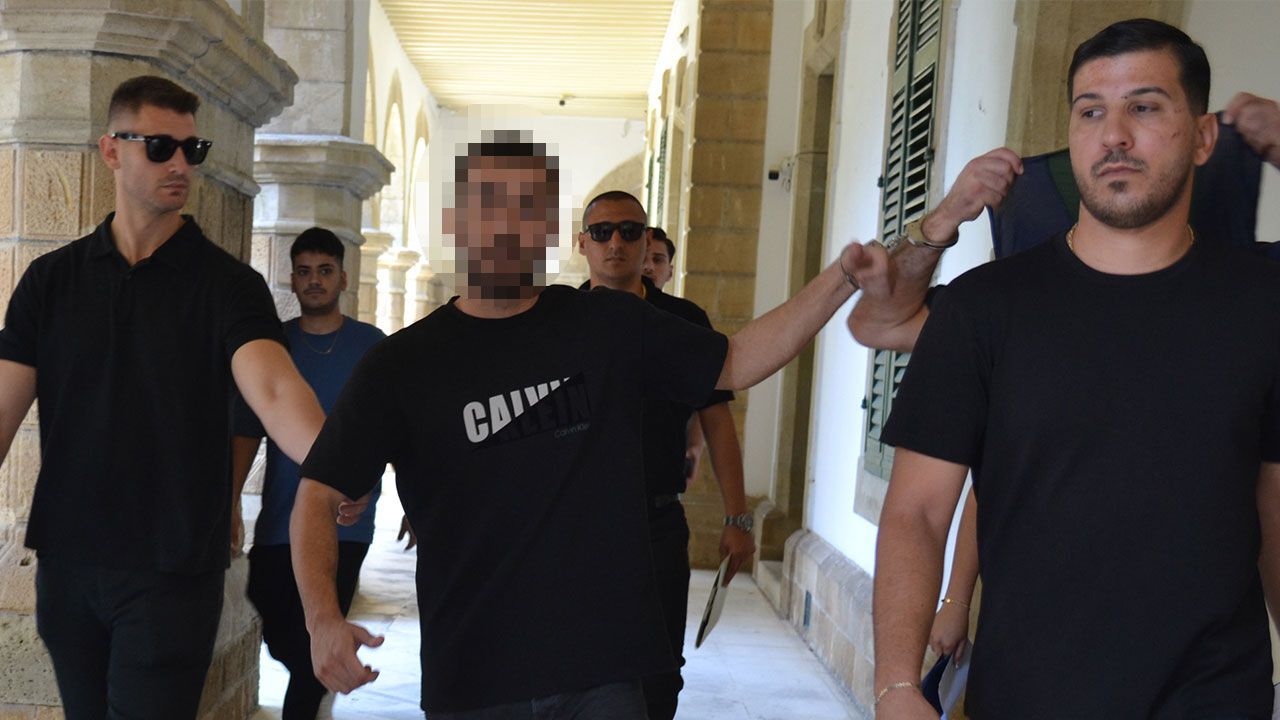 Aracında ve Evinde Uyuşturucu Tespit Edildi