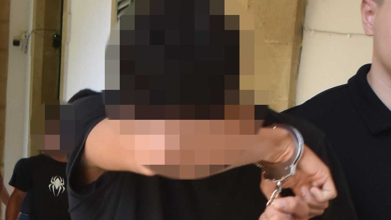 14 Yaşındaki Çocuğa İstismar