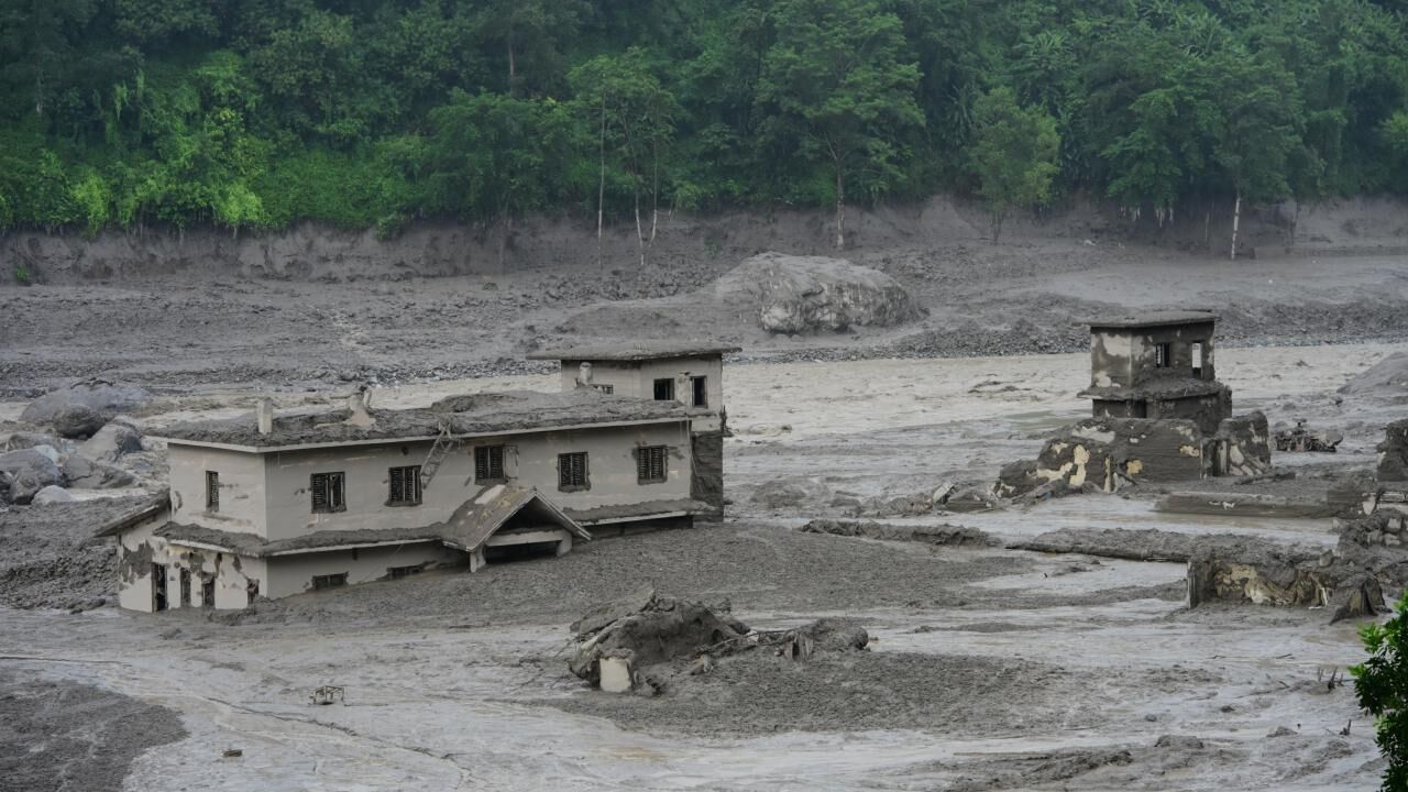 Nepal'de selde hayatını kaybedenlerin sayısı 162'ye yükseldi