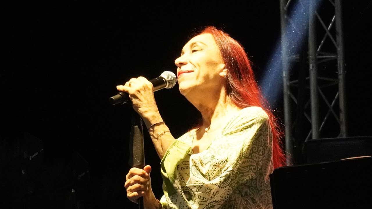 18. Girne Ozanköy Pekmez Festivali'nde bu gece Sinan Güzen konseri var