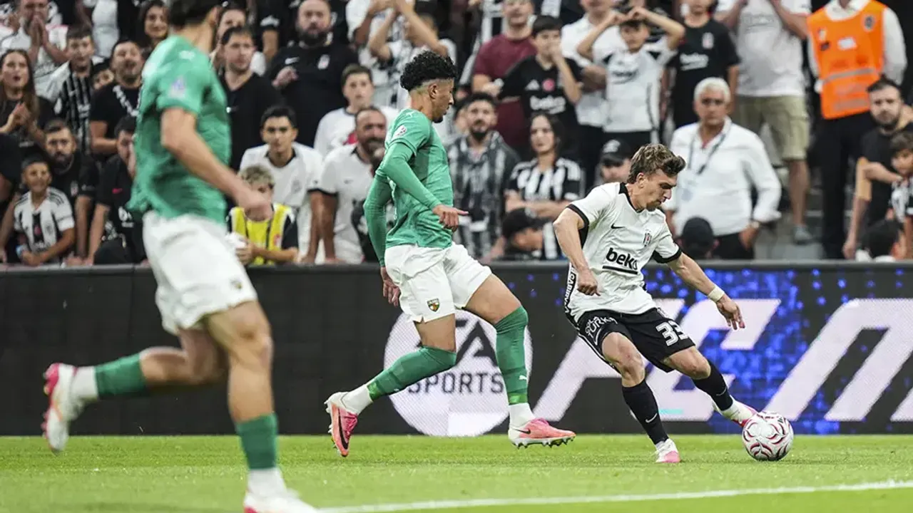 Beşiktaş sahasında gövde gösterisi yaptı