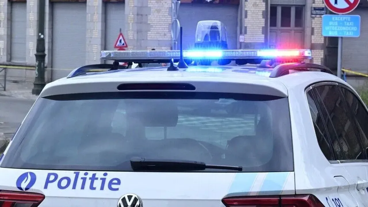 Brüksel'de polis merkezine silahlı saldırı düzenlendi