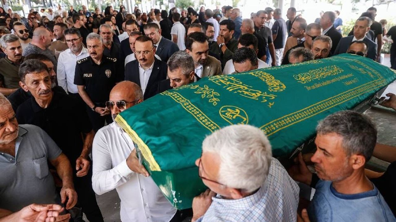 Gemi kazası... Reyhan Verim'in cenazesi Mersin'de defnedildi