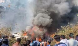 Nepal'de yolcu uçağı düştü!