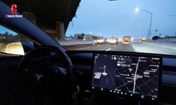 Otopilot modundaki Tesla polisten kaçtı
