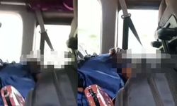 Diğer yolculara aldırış etmeden aracın içinde cinsel ilişkiye girdiler