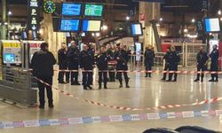 Paris'te bıçaklı saldırı: Çok sayıda yaralı