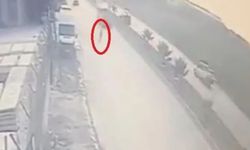 Köpekten kaçarken minibüsün çarptığı çocuk öldü