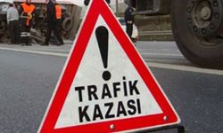Lefke'de kaza... Alkollü sürücü ağaca çarptı...