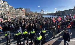 Amsterdam’da konut sıkıntısı ve yüksek kiralar protesto edildi