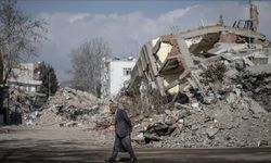Depremlerde can kaybı 49 bin 589'a yükseldi