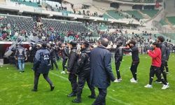 Bursaspor Amedspor maçında ortalık savaş alanına döndü!