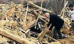 Depremden 637 saat sonra enkazdan 2 keçi kurtarıldı