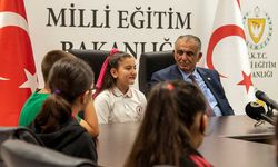 Çavuşoğlu makamını Alasya İlkokulu öğrencisi Ela Kızıltunçlar’a devretti