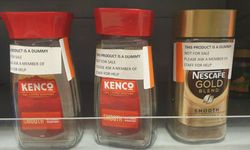 İngiltere süper marketlerinde hırsızlığa karşı sahte kahve koyuldu