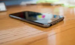Camide unutulan cep telefonunu çalan şahıs tutuklandı...