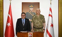 Bakan Berova, Güvenlik Kuvvetleri Komutanı Tümgeneral Aytaç'ı Makamında Ziyaret Etti