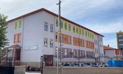 Yer Konya... Öğrencinin dayısı öğretmenin kolunu ve burnunu kırdı