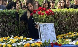 Göz yaşları sel oldu... Derya öğretmen, son yolculuğuna uğurlandı...