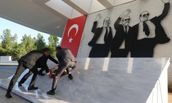 CHP Genel Başkanı Özel, Denktaş ile Küçük'ün kabirlerini ziyaret etti