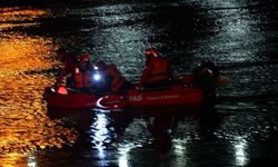 Türkiye'de kahreden olay: 3 çocuk nehre düştü