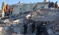 Otelin valesi: 10 katlı olan otel depremden sonra 3 kat gibi göründü