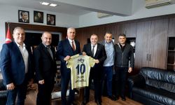 Fenerbahçeliler Derneği'nden Olgun Amcaoğlu'na ziyaret...