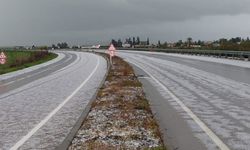 Sibirya soğuklarının hissedildiği ülkede yoğun yağış ve fırtına etkili oluyor