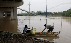 Çin'i sel vurdu: 3 kişi öldü, 60 bin kişi tahliye edildi